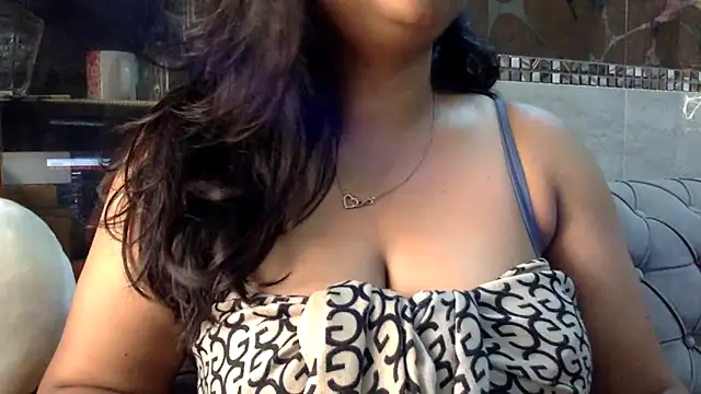 Snapshot of HaaniKaur chatting on May 8, 2026, 7:45 am HaaniKaur online show from May 8, 2026, 7:45 am
