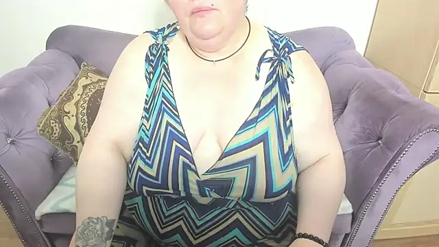 Snapshot of fashiona chatting on November 8, 2025, 10:41 am fashiona online show from November 8, 2025, 10:41 am