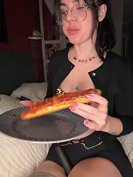 Snapshot of RubyLunaa chatting on November 16, 2025, 3:28 pm RubyLunaa online show from November 16, 2025, 3:28 pm