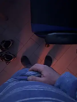 Snapshot of Lucom23 chatting on February 4, 2025, 12:08 am Lucom23 online show from February 4, 2025, 12:08 am