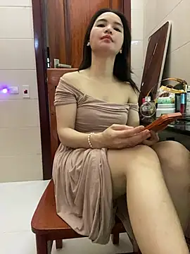 Snapshot of LiLi-Kirix99 chatting on May 18, 2026, 7:24 am LiLi-Kirix99 online show from May 18, 2026, 7:24 am