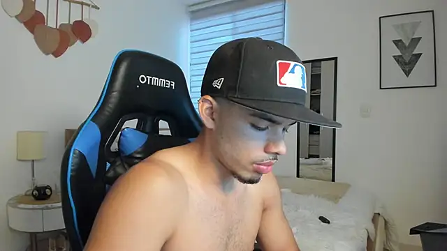 mateoleonee online show from October 1, 2025, 8:46 pm