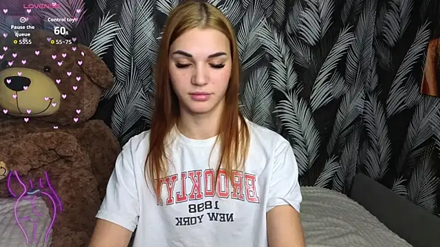 Snapshot of Hellen_Moore chatting on October 13, 2025, 1:18 am Hellen Moore online show from October 13, 2025, 1:18 am