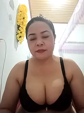 Snapshot of Sexy-bigtits2024 chatting on January 3, 2025, 11:44 pm Sexy-bigtits2024 online show from January 3, 2025, 11:44 pm