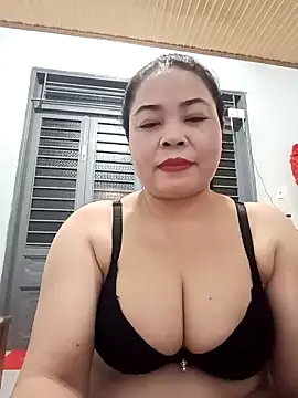 Snapshot of Sexy-bigtits2024 chatting on January 15, 2025, 1:20 pm Sexy-bigtits2024 online show from January 15, 2025, 1:20 pm