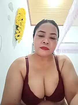 Snapshot of Sexy-bigtits2024 chatting on December 25, 2024, 12:05 pm Sexy-bigtits2024 online show from December 25, 2024, 12:05 pm