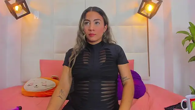 Snapshot of Ema_Stone65 chatting on March 14, 2025, 11:11 pm Ema Stone65 online show from March 14, 2025, 11:11 pm