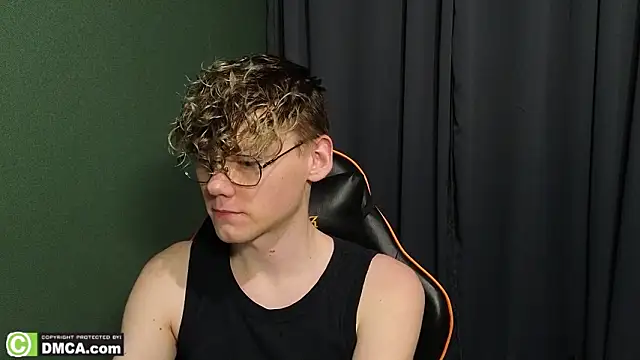 Snapshot of Keytaro chatting on February 13, 2026, 10:21 pm Keytaro online show from February 13, 2026, 10:21 pm