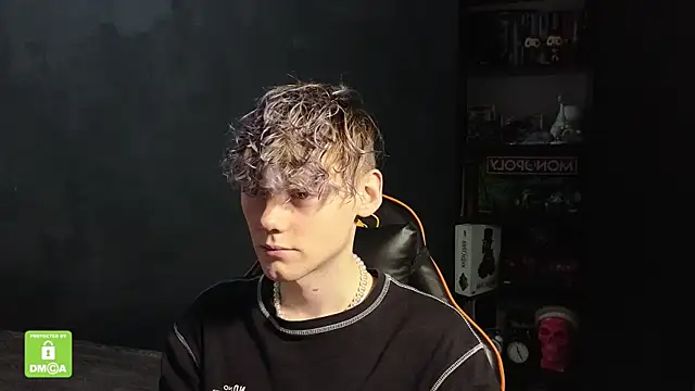 Keytaro online show from November 23, 2025, 1:54 pm