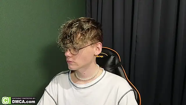 Snapshot of Keytaro chatting on February 8, 2026, 5:49 am Keytaro online show from February 8, 2026, 5:49 am