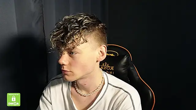 Snapshot of Keytaro chatting on January 11, 2026, 12:06 am Keytaro online show from January 11, 2026, 12:06 am