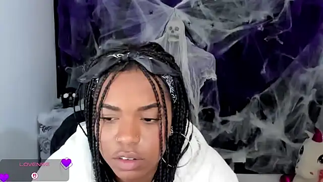 Marce 22 online show from October 12, 2025, 1:29 am