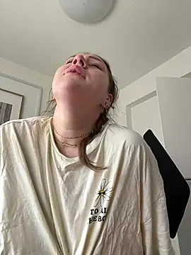 Snapshot of Fancy-Francy chatting on March 4, 2026, 2:03 pm Fancy-Francy online show from March 4, 2026, 2:03 pm