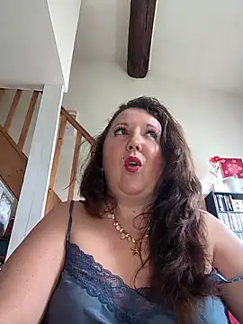 Snapshot of Candy-Desire chatting on September 9, 2025, 11:08 am Candy-Desire online show from September 9, 2025, 11:08 am