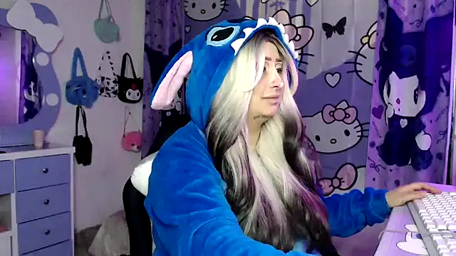 lussyevans24 online show from November 27, 2025, 4:46 am