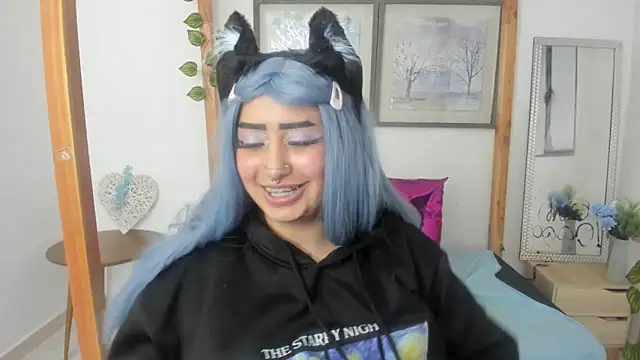 lussyevans24 online show from March 18, 2025, 9:56 am