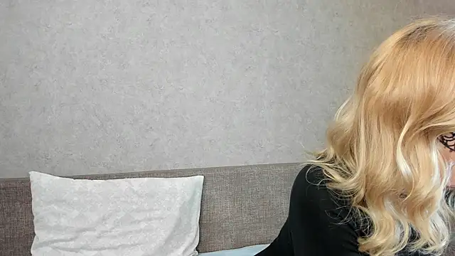 Snapshot of angelica_marquise chatting on June 8, 2026, 5:13 pm angelica marquise online show from June 8, 2026, 5:13 pm