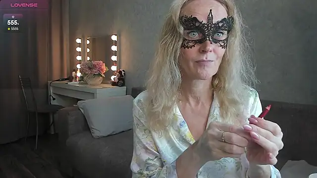 angelica marquise online show from September 9, 2025, 4:27 pm