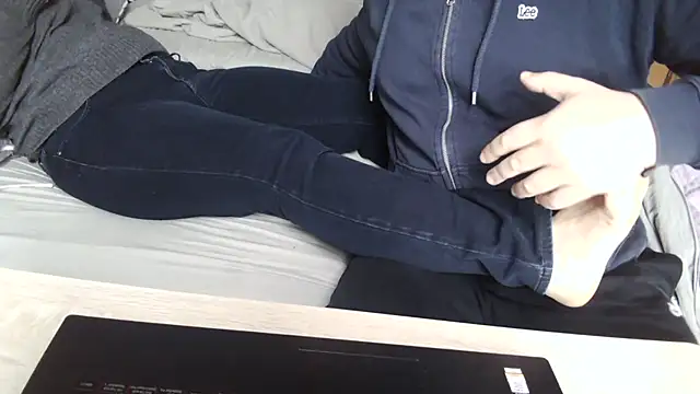 margotgra82 online show from March 13, 2025, 8:26 am