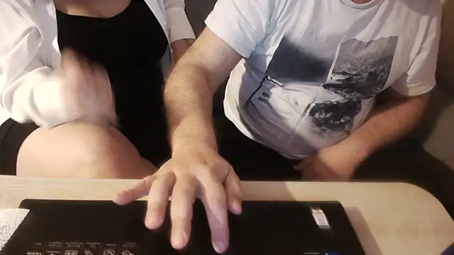 margotgra82 online show from January 5, 2025, 4:27 pm