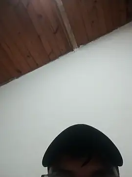 Snapshot of Malvadoo25 chatting on October 22, 2025, 9:09 am Malvadoo25 online show from October 22, 2025, 9:09 am