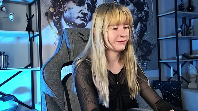 Snapshot of LexiWenford chatting on June 22, 2026, 4:20 am LexiWenford online show from June 22, 2026, 4:20 am