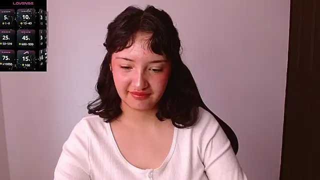 alexaa08 online show from April 9, 2026, 12:44 pm