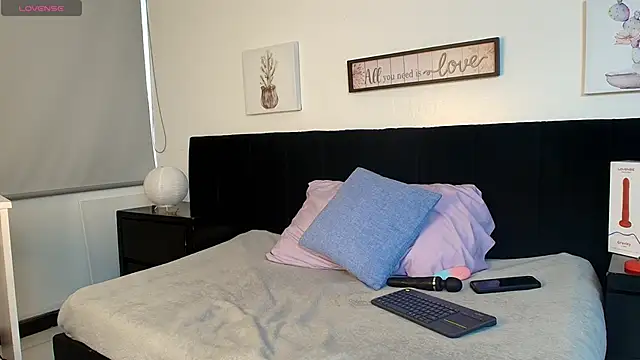 Natasha Kinski online show from March 19, 2025, 8:11 pm