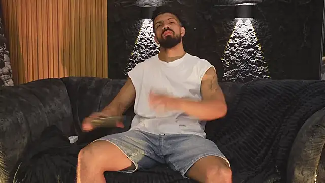 DannSaenz online show from November 1, 2025, 11:59 am