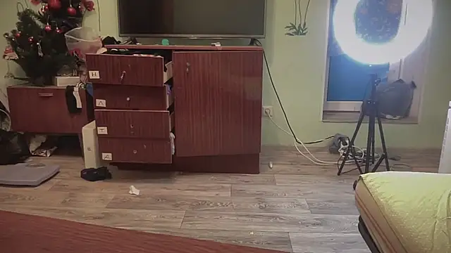 Snapshot of Diamond_Tyler chatting on September 28, 2025, 4:52 am Diamond Tyler online show from September 28, 2025, 4:52 am