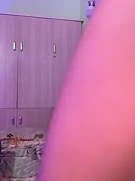 Maeve2k5 online show from November 17, 2025, 11:25 am