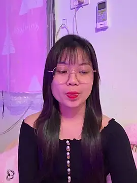 Maeve2k5 online show from October 29, 2025, 12:42 am