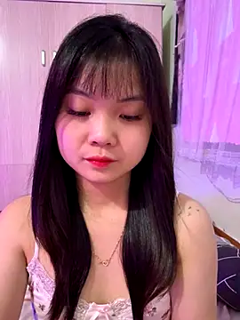 Maeve2k5 online show from October 19, 2025, 10:18 am