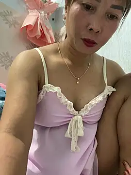 Snapshot of Linaannn chatting on March 13, 2025, 10:54 pm Linaannn online show from March 13, 2025, 10:54 pm