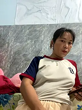 Linaannn online show from November 12, 2025, 11:19 pm