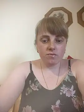 Snapshot of CoddessCrystal chatting on June 19, 2026, 1:50 pm CoddessCrystal online show from June 19, 2026, 1:50 pm