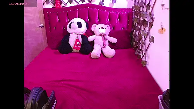 Melani cute02 online show from April 9, 2026, 10:05 pm