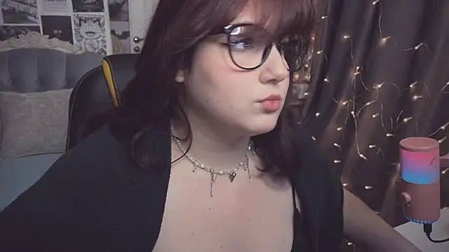 Snapshot of Diasporaaa chatting on December 29, 2024, 7:43 pm Diasporaaa online show from December 29, 2024, 7:43 pm