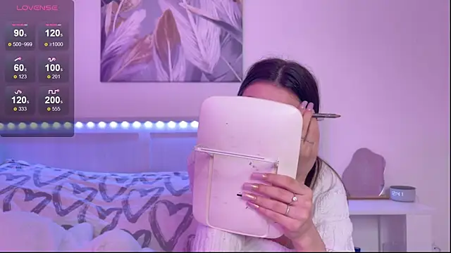 Veronica leal online show from September 11, 2025, 9:42 am