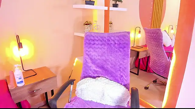 Hanah Greey online show from February 25, 2025, 4:14 pm