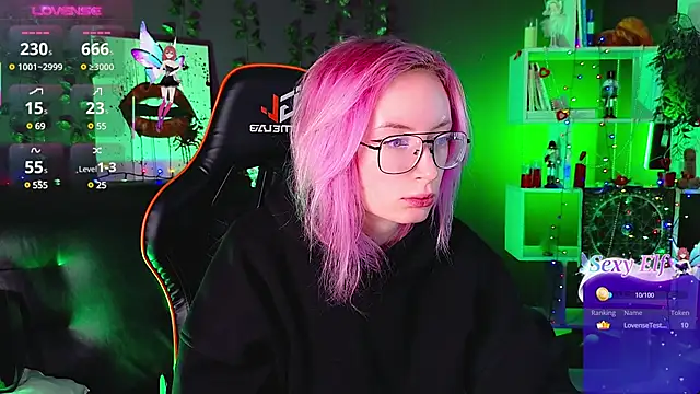  HelenCarter online show from March 3, 2025, 8:43 pm