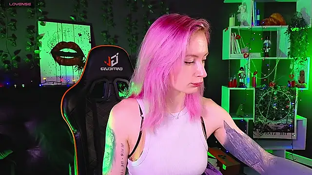  HelenCarter online show from March 7, 2025, 8:44 pm