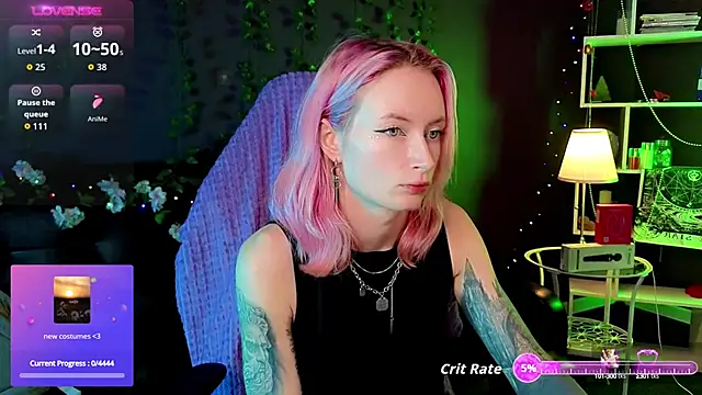  HelenCarter online show from September 22, 2025, 8:37 pm