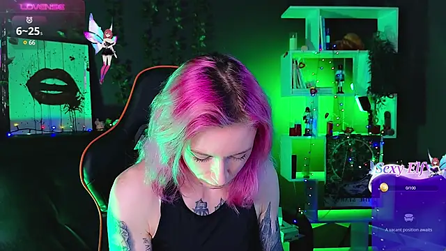  HelenCarter online show from February 28, 2025, 8:28 pm