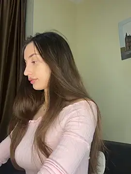 Polli Kiss online show from October 18, 2025, 6:54 pm