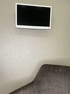 Polli Kiss online show from March 15, 2026, 6:26 pm