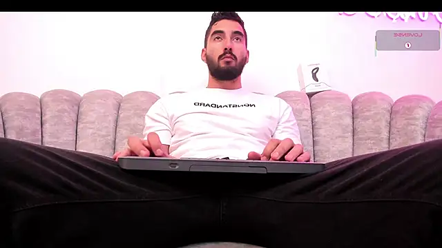 Joao Batista Oficial online show from March 1, 2025, 11:04 pm