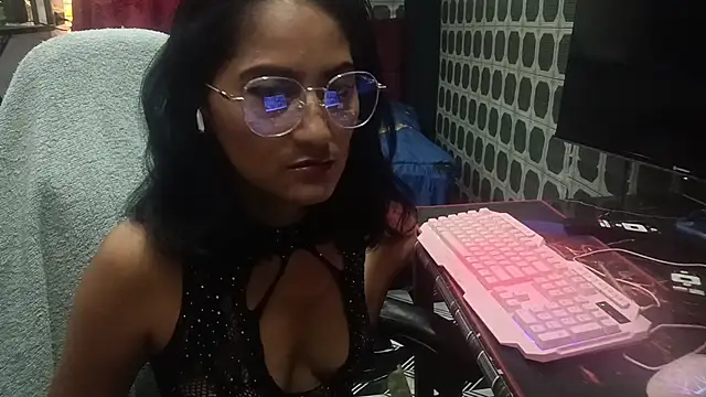 Snapshot of AdelinaMiran90 chatting on December 13, 2025, 9:32 pm AdelinaMiran90 online show from December 13, 2025, 9:32 pm