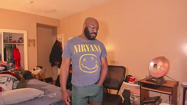 MrChuckDailyXXX online show from February 5, 2026, 6:42 am