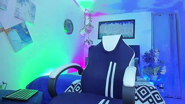 Snapshot of Adil_aminn chatting on January 14, 2025, 2:22 pm Adil aminn online show from January 14, 2025, 2:22 pm